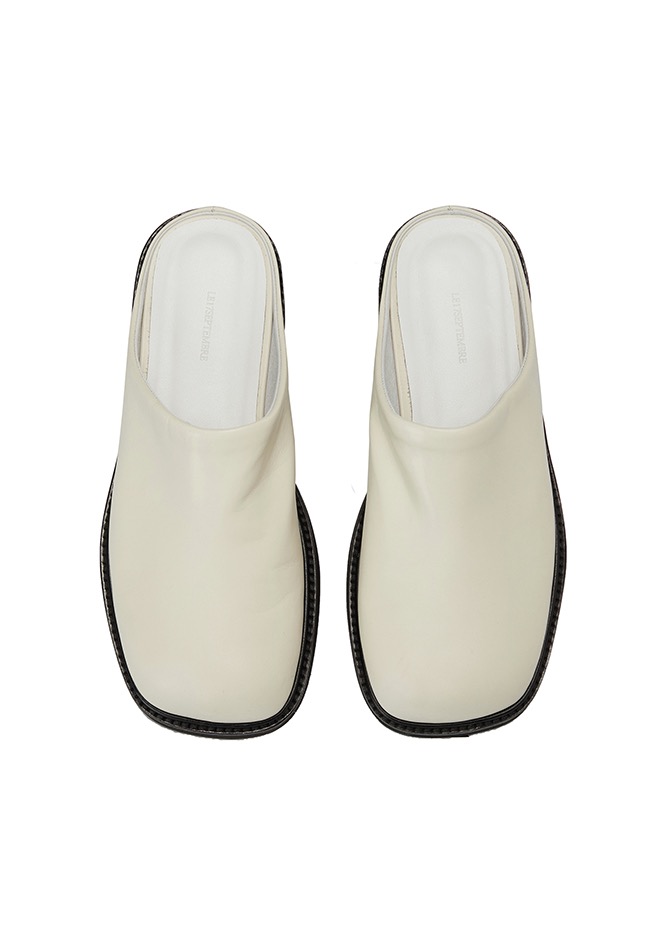 917 Wide Leather Slipper